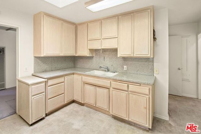 5374 S Centinela Avenue, Los Angeles, CA 90066