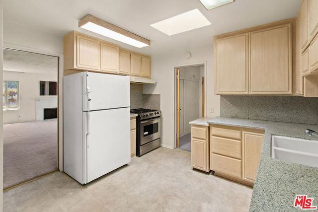 5374 S Centinela Avenue, Los Angeles, CA 90066