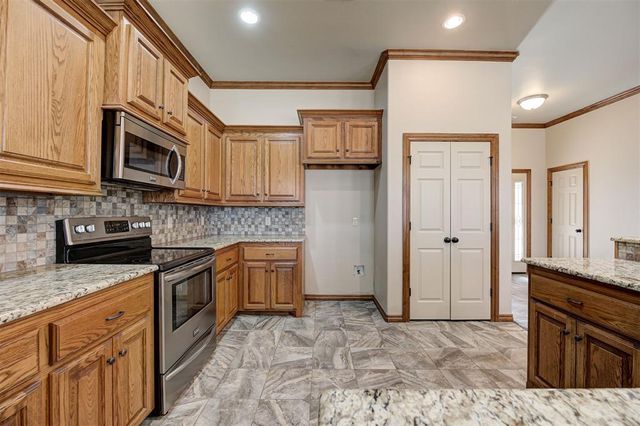 849 SW 10th Street, Moore, OK 73160