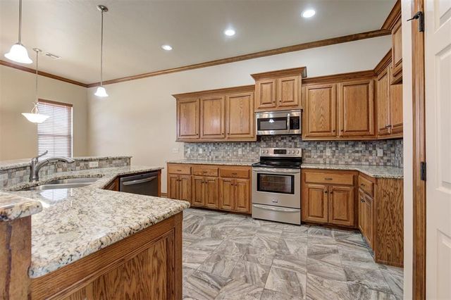 849 SW 10th Street, Moore, OK 73160