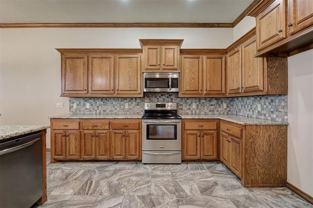 849 SW 10th Street, Moore, OK 73160