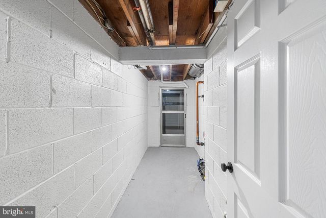 25 W MAPLE AVE, Shrewsbury, PA 17361