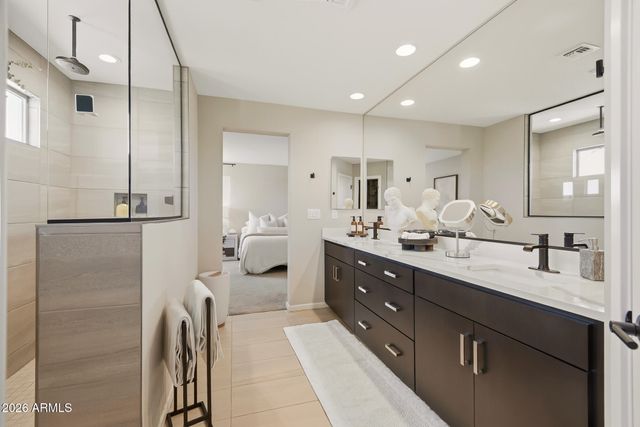 9022 W SAN MIGUEL Avenue, Glendale, AZ 85305