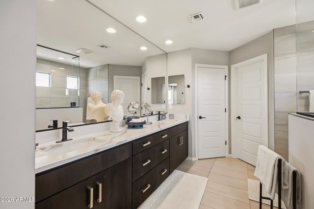 9022 W SAN MIGUEL Avenue, Glendale, AZ 85305