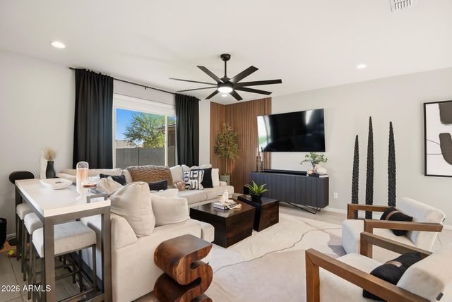 9022 W SAN MIGUEL Avenue, Glendale, AZ 85305