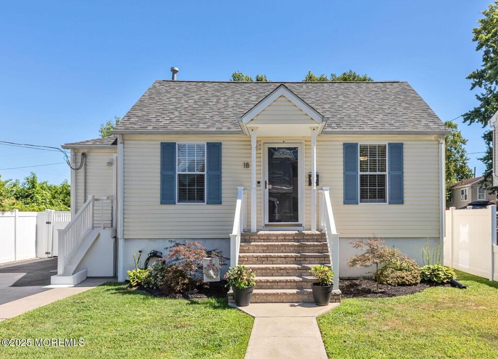 18 Bay Avenue, North Middletown, NJ 07748