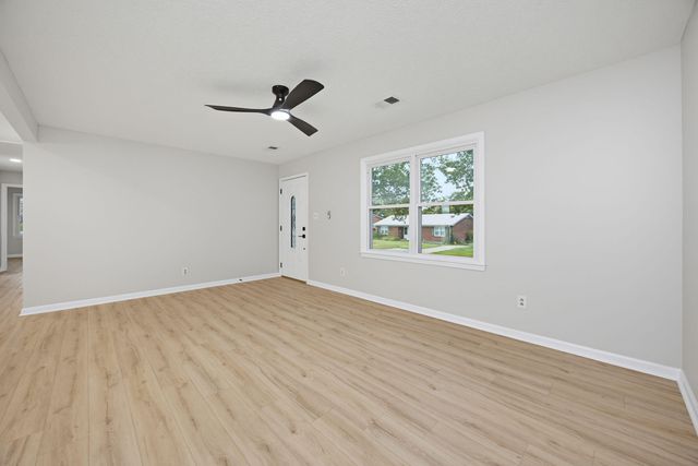 229 Lynn Drive, Lawrenceburg, KY 40342
