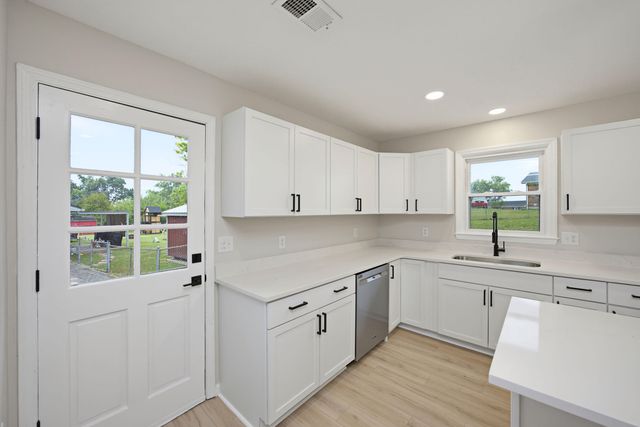229 Lynn Drive, Lawrenceburg, KY 40342