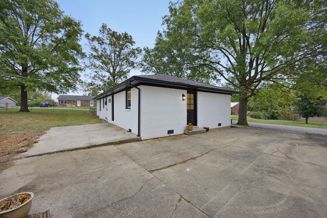 229 Lynn Drive, Lawrenceburg, KY 40342