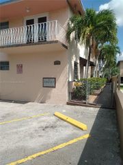 1353 NW 5 St, Miami, FL 33125