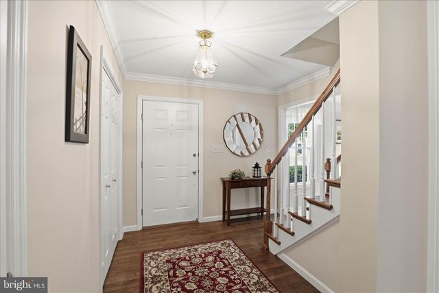9 ROUND HOUSE DR, Lititz, PA 17543