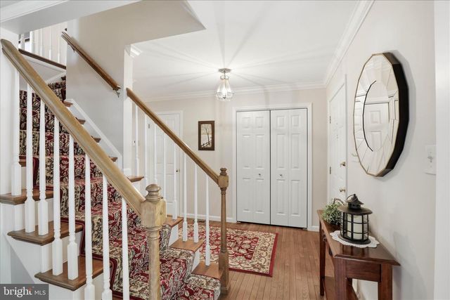 9 ROUND HOUSE DR, Lititz, PA 17543