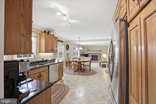 9 ROUND HOUSE DR, Lititz, PA 17543