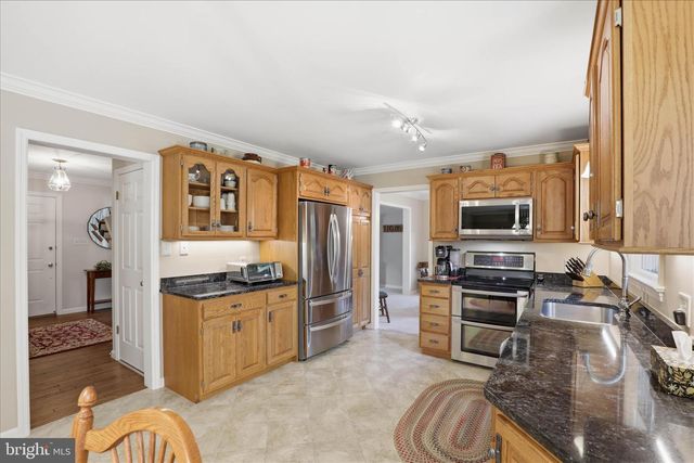 9 ROUND HOUSE DR, Lititz, PA 17543