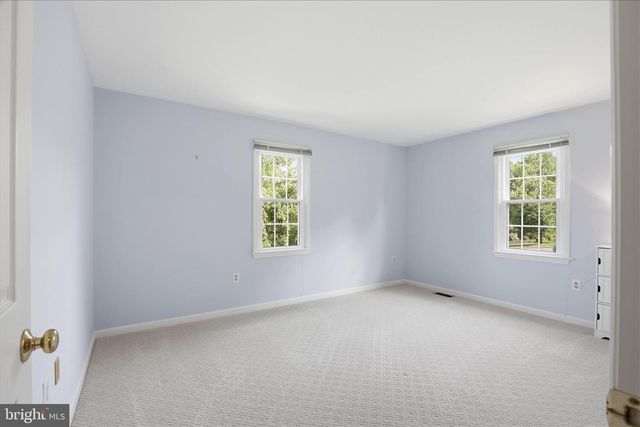 9 ROUND HOUSE DR, Lititz, PA 17543