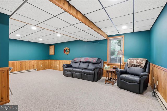 9 ROUND HOUSE DR, Lititz, PA 17543