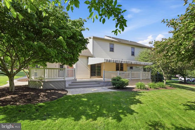 9 ROUND HOUSE DR, Lititz, PA 17543