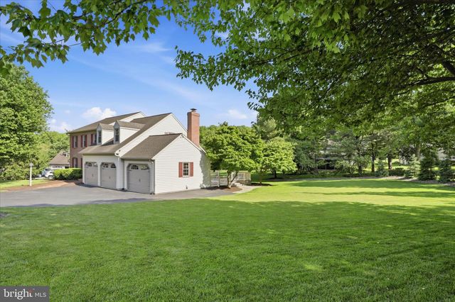 9 ROUND HOUSE DR, Lititz, PA 17543