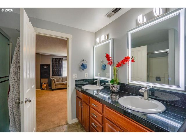 5320 Ne 54TH St, Vancouver, WA 98661