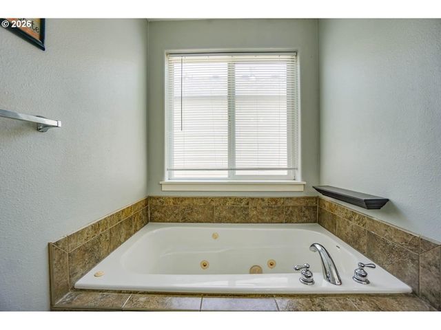 5320 Ne 54TH St, Vancouver, WA 98661