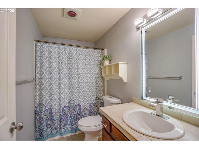 5320 Ne 54TH St, Vancouver, WA 98661