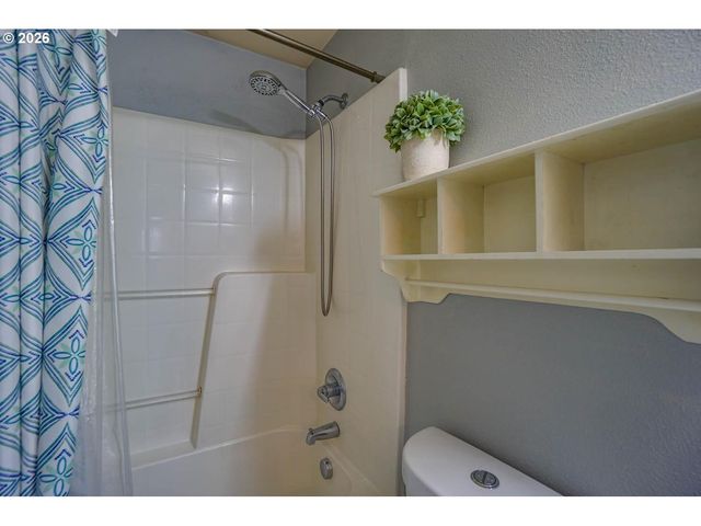 5320 Ne 54TH St, Vancouver, WA 98661