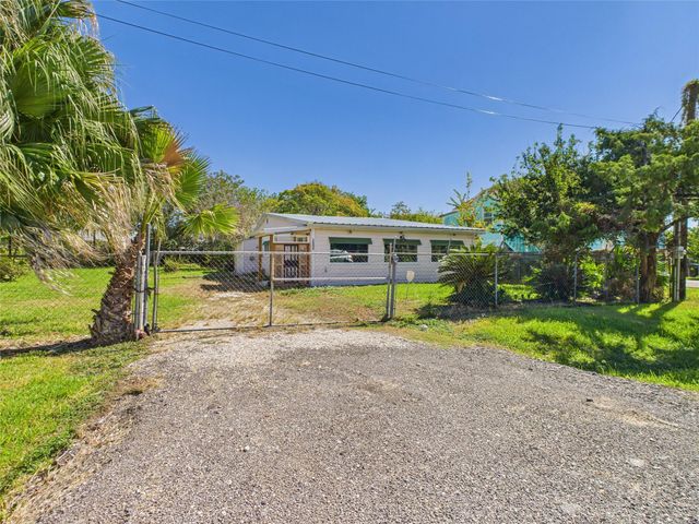 713 6th Street, San Leon, TX 77539