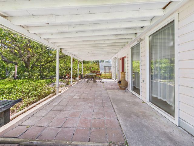 713 6th Street, San Leon, TX 77539
