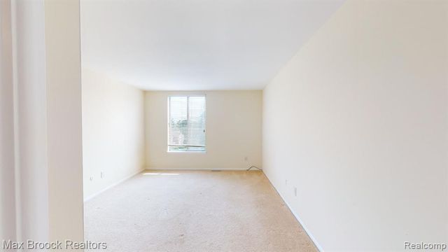 600 W Brown Street 309, Birmingham, MI 48009