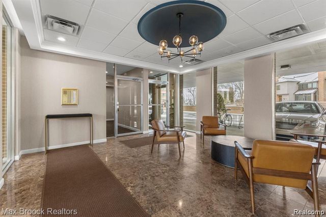 600 W Brown Street 309, Birmingham, MI 48009