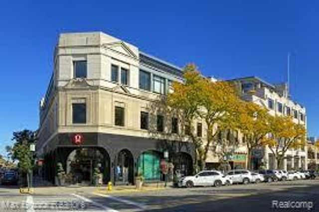 600 W Brown Street 309, Birmingham, MI 48009