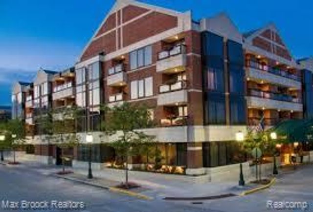 600 W Brown Street 309, Birmingham, MI 48009