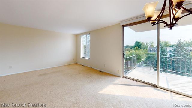600 W Brown Street 309, Birmingham, MI 48009