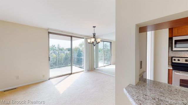 600 W Brown Street 309, Birmingham, MI 48009