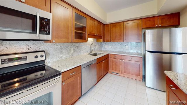 600 W Brown Street 309, Birmingham, MI 48009