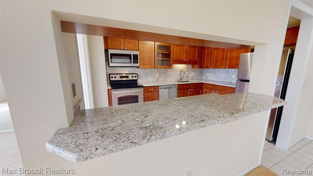 600 W Brown Street 309, Birmingham, MI 48009