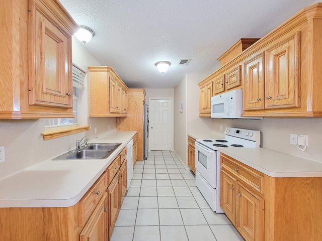 1000 Shell Avenue, Cleveland, TX 77327