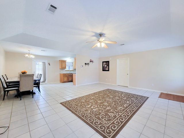 1000 Shell Avenue, Cleveland, TX 77327