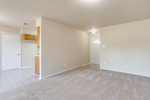 2295 E Renfro Street, Burleson, TX 76028