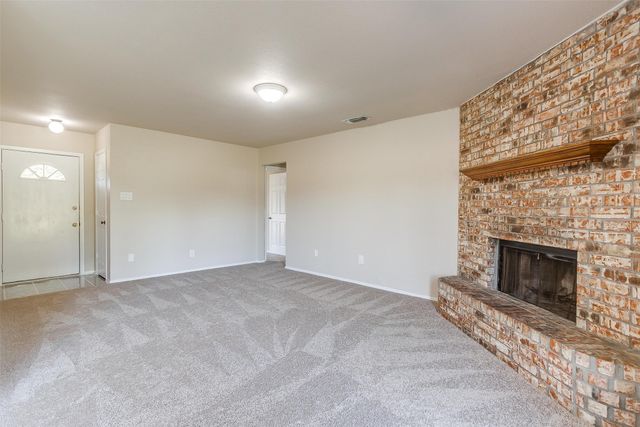 2295 E Renfro Street, Burleson, TX 76028