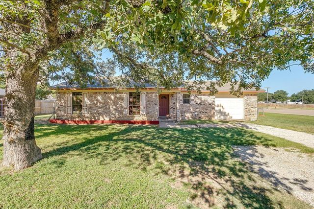 2295 E Renfro Street, Burleson, TX 76028