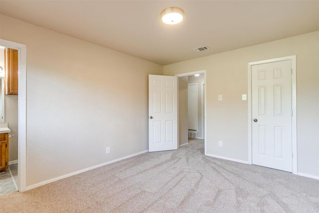 2295 E Renfro Street, Burleson, TX 76028