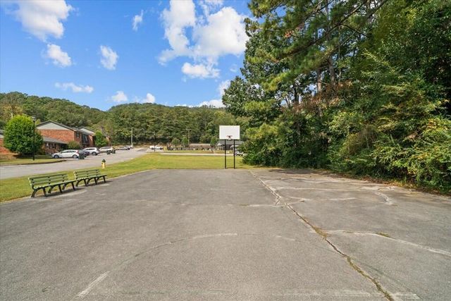 1961 Meadowbrook Circle NW, Dalton, GA 30720