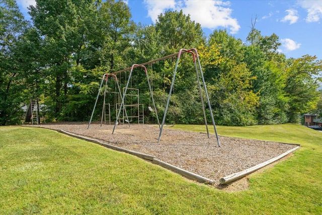 1961 Meadowbrook Circle NW, Dalton, GA 30720