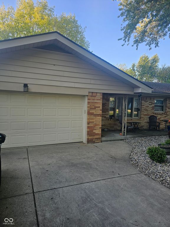 232 Suburban Drive, Anderson, IN 46017