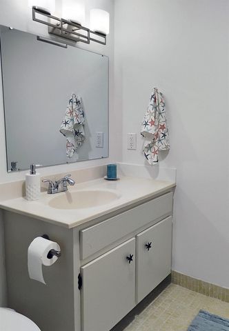 2562 N Garden Drive 206, Lake Worth, FL 33461