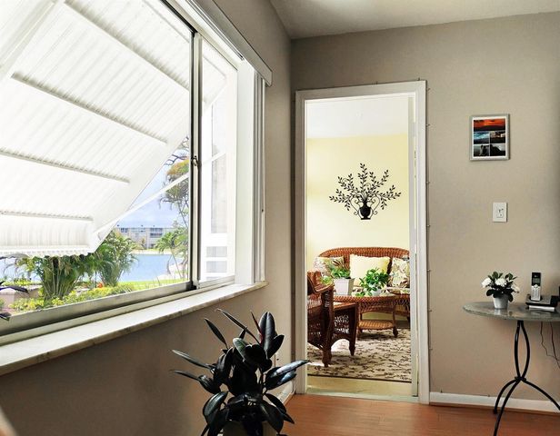 2562 N Garden Drive 206, Lake Worth, FL 33461