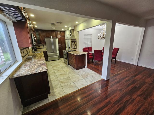 502 Forest Circle, Irving, TX 75062