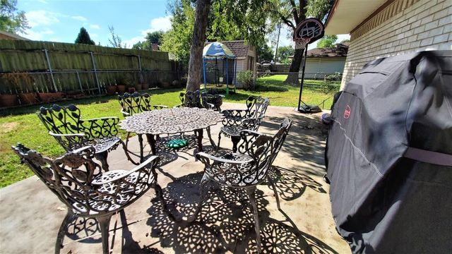 502 Forest Circle, Irving, TX 75062
