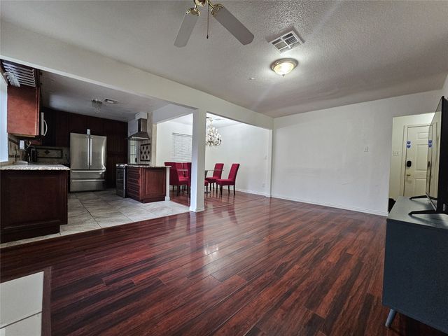 502 Forest Circle, Irving, TX 75062
